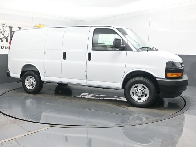 New 2026 Chevrolet Express 2500 w/ Driver Convenience Package image 6