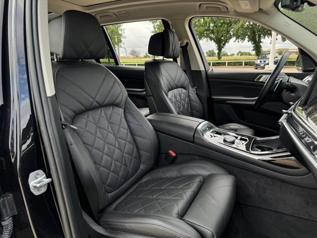 Used 2025 BMW X7 xDrive40i w/ Premium Package AWD/4WD image 35