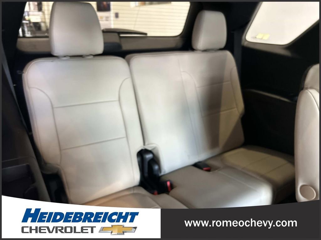 Used 2023 Chevrolet Traverse Premier w/ LPO, Floor Liner Package AWD/4WD image 34