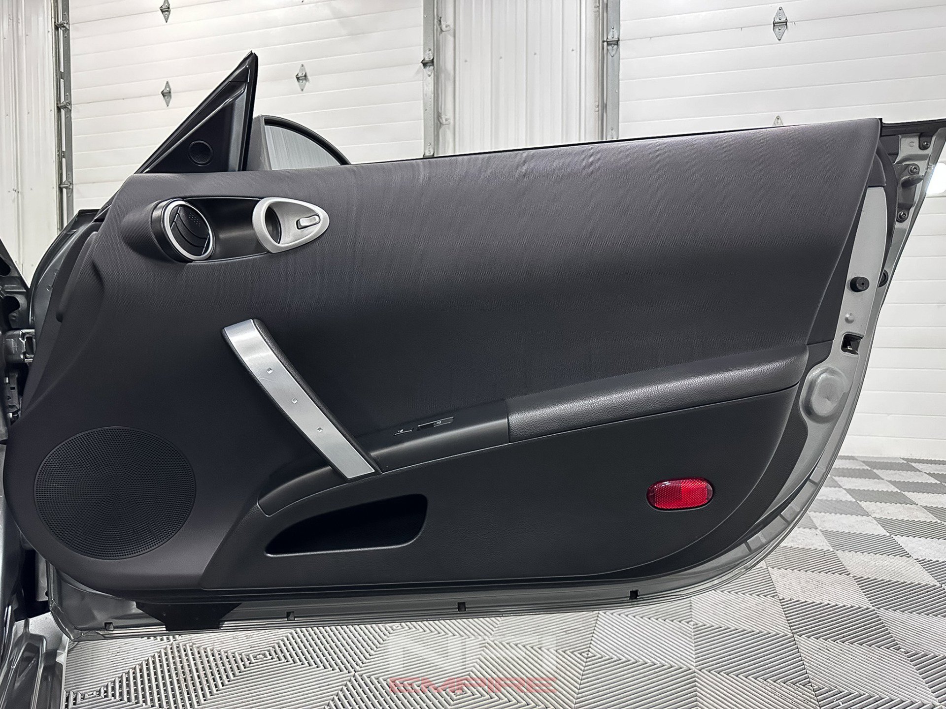 Used 2004 Nissan 350Z Touring image 37