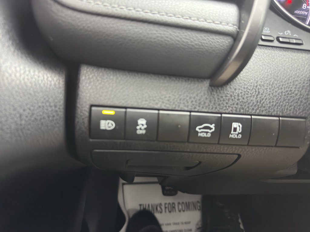 Used 2020 Toyota Camry SE image 14