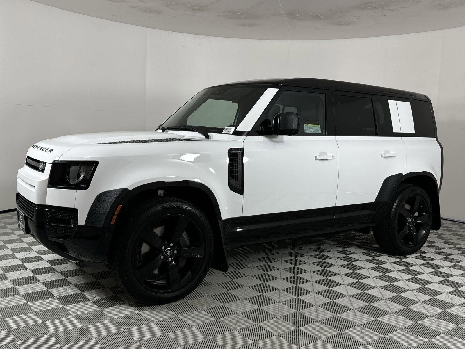 Used 2025 Land Rover Defender 110 X-Dynamic SE image 2