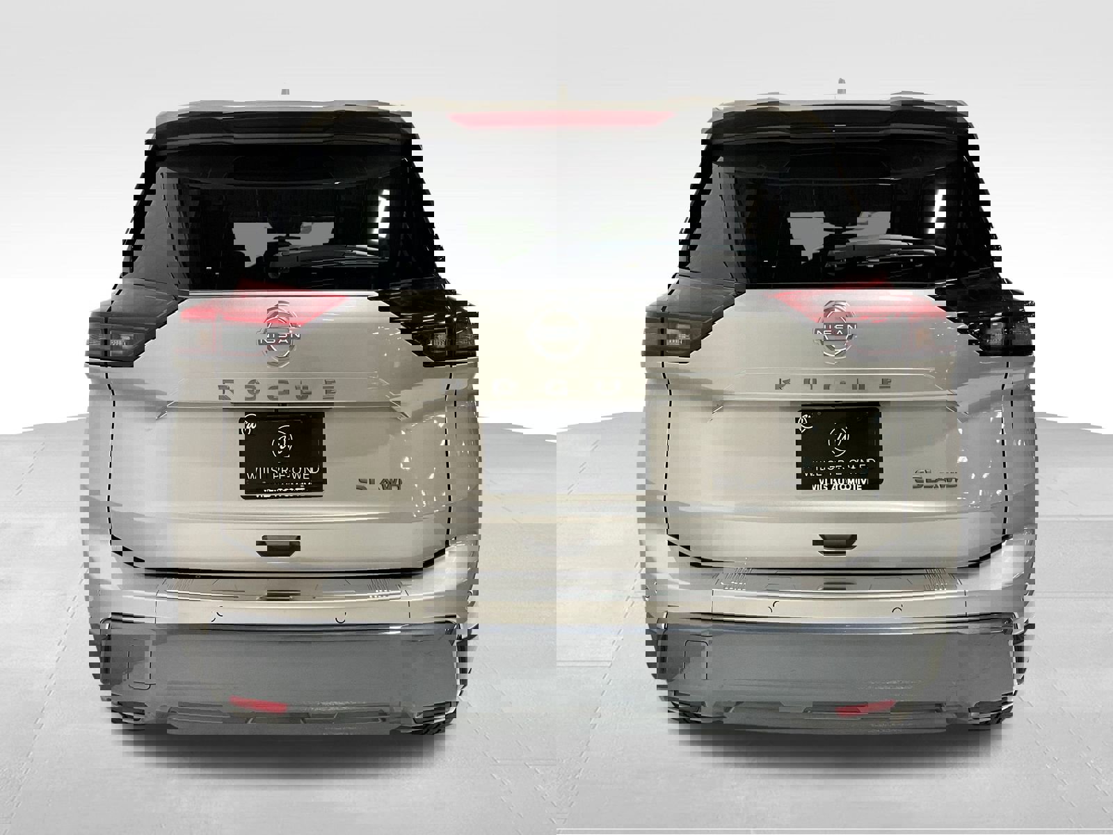 Used 2025 Nissan Rogue SL image 3