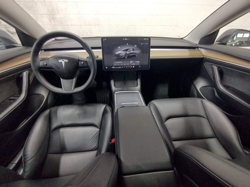 Used 2023 Tesla Model 3 Standard Range image 32