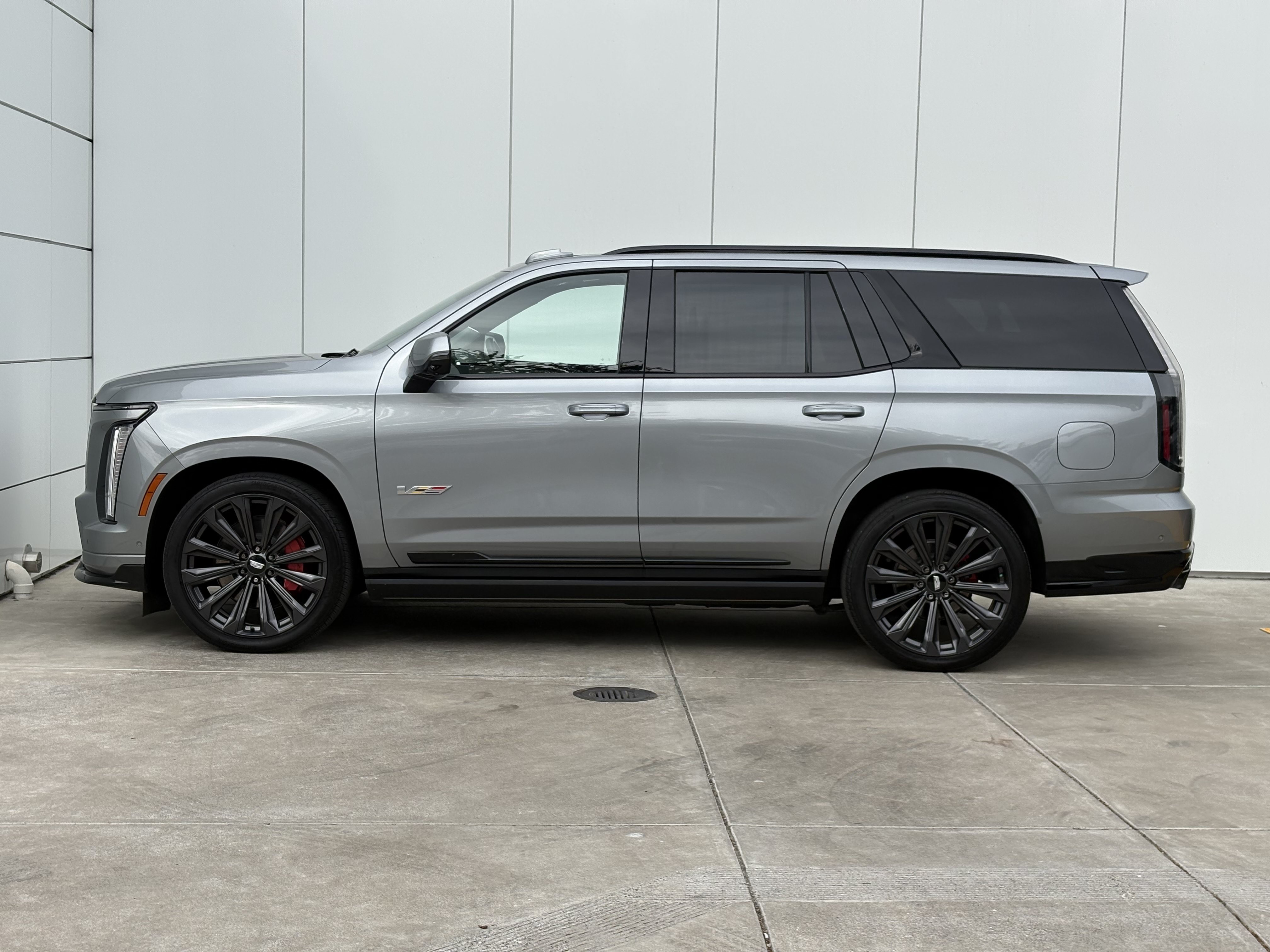 Certified 2025 Cadillac Escalade V AWD/4WD image 4
