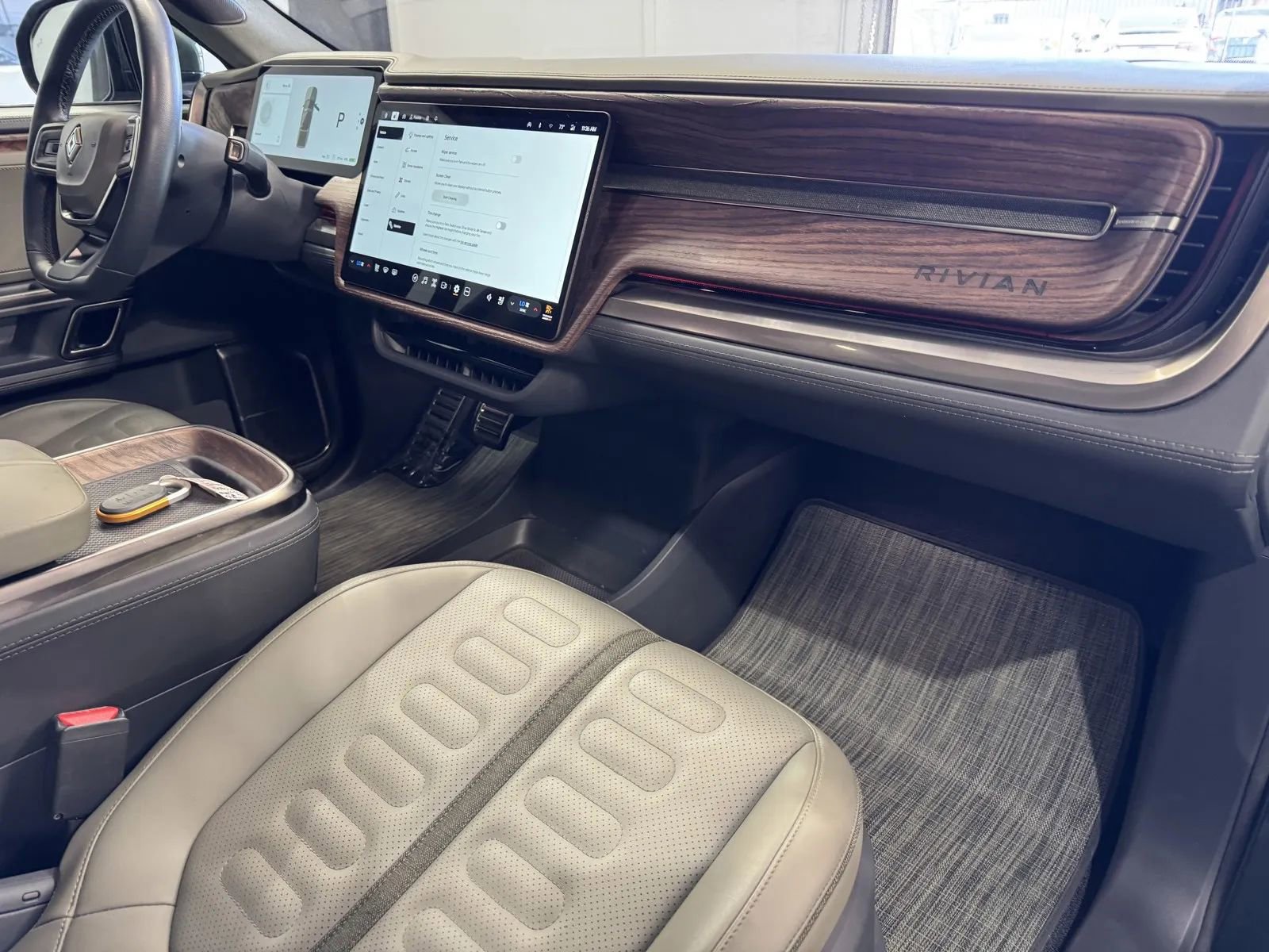 Used 2022 Rivian R1T Adventure image 5