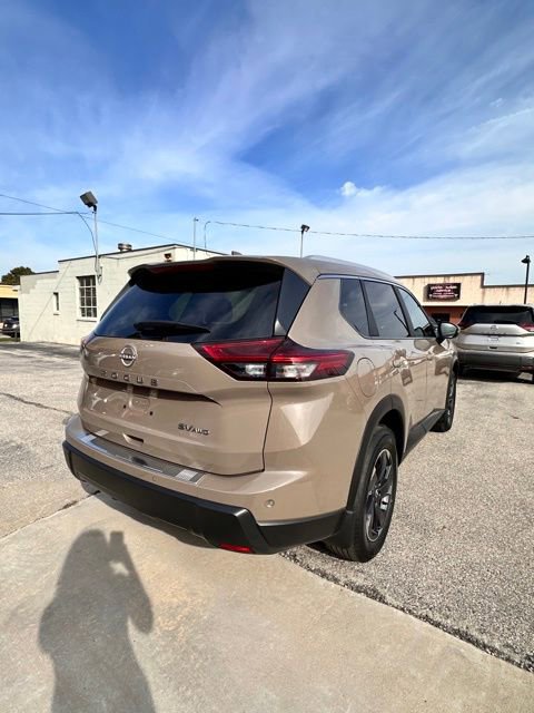 Certified 2024 Nissan Rogue SV w/ SV Premium Package AWD/4WD image 7