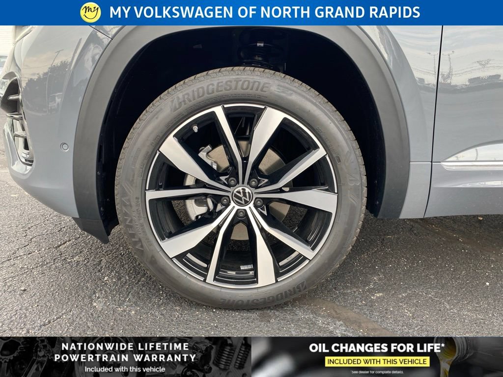 New 2026 Volkswagen Atlas Cross Sport SEL Premium R-Line AWD/4WD image 5