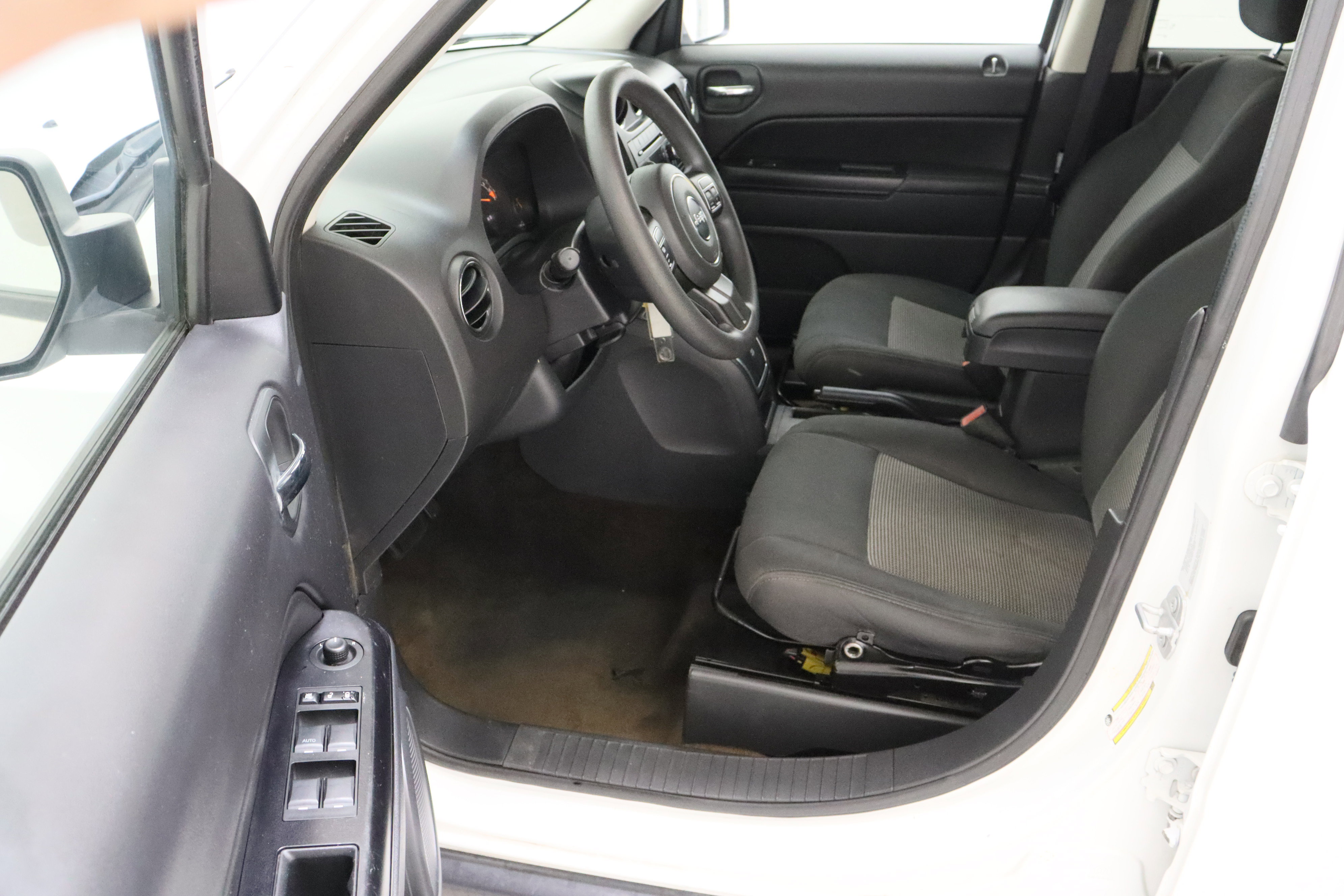 Used 2015 Jeep Patriot Sport w/ Power Value Group FWD image 14