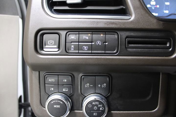 Used 2023 GMC Yukon XL SLT w/ SLT Luxury Package image 42