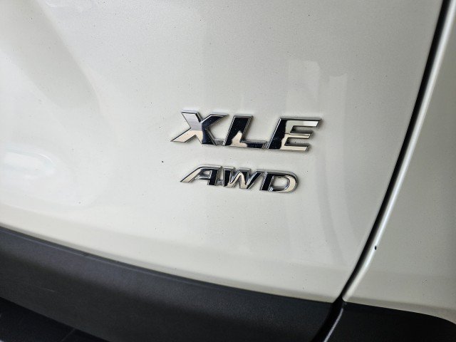 Used 2021 Toyota RAV4 XLE Premium AWD/4WD image 32