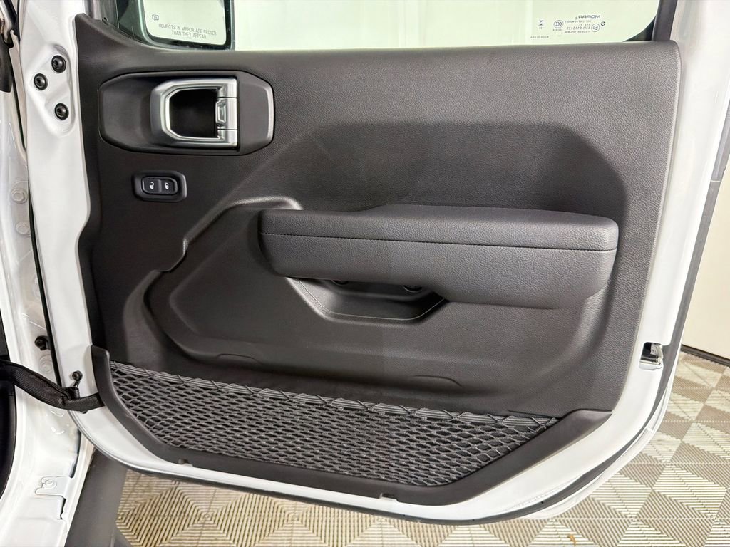 Used 2024 Jeep Gladiator Rubicon w/ Steel Bumper Group AWD/4WD image 14