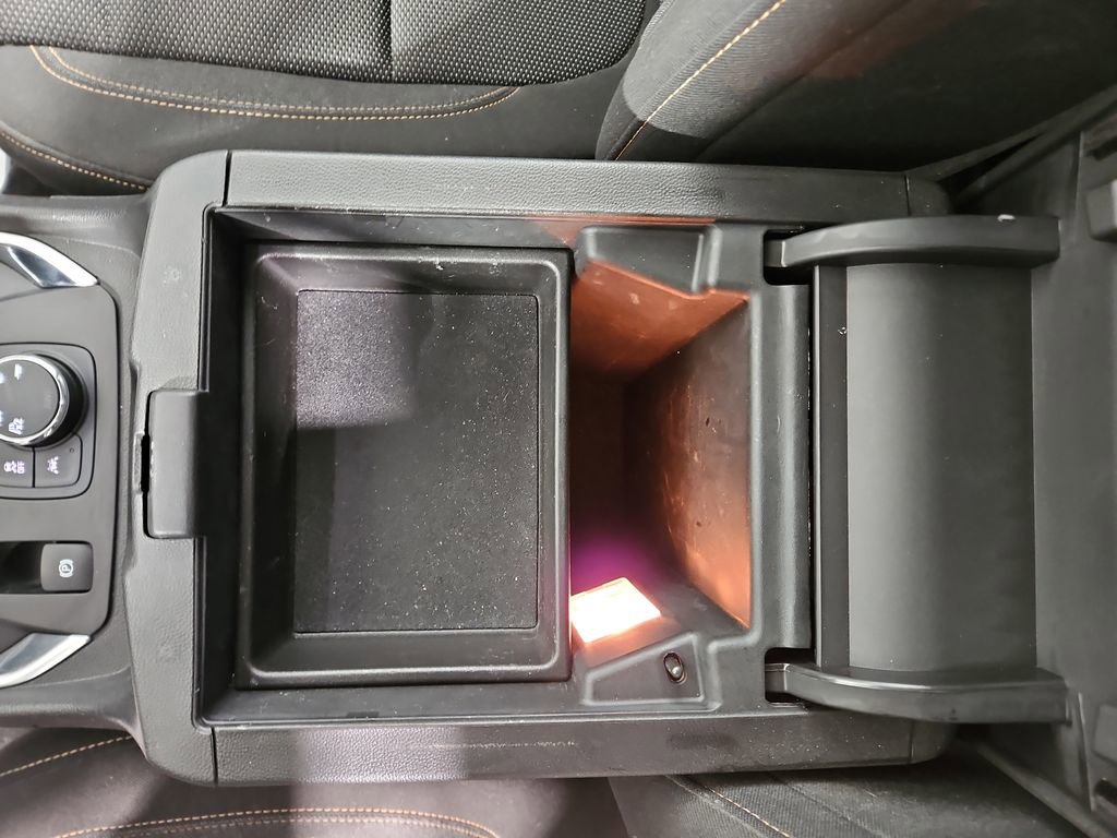 Used 2020 Chevrolet Traverse LT w/ Driver Confidence II Package image 26