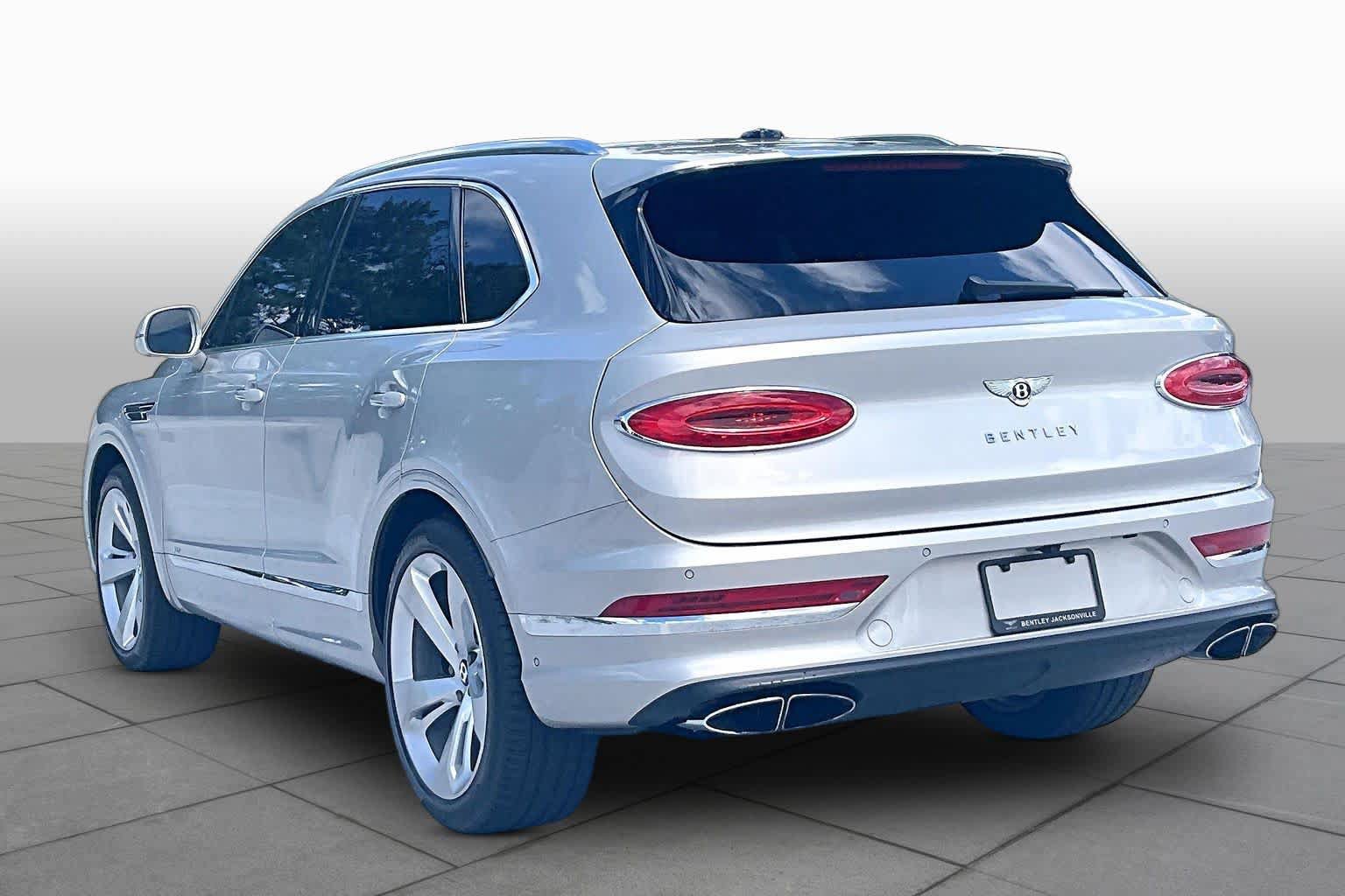 Used 2022 Bentley Bentayga AWD/4WD image 11