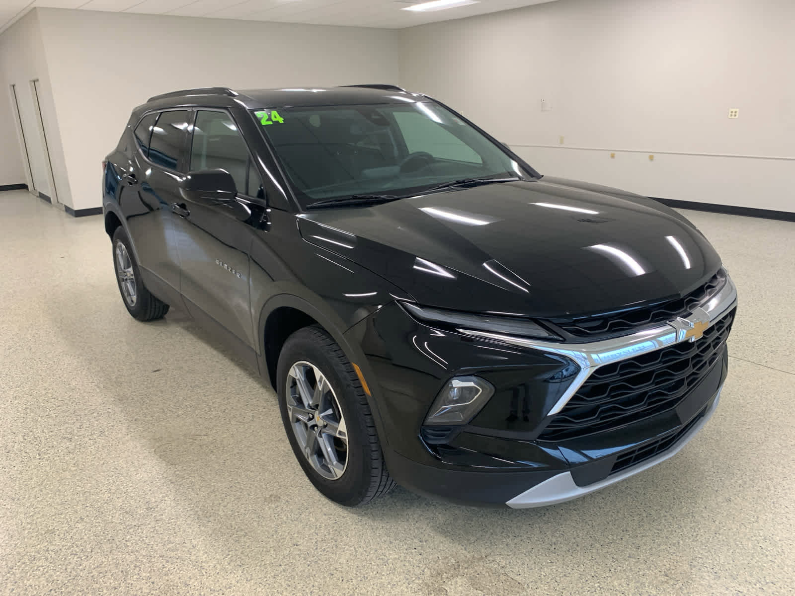 Used 2024 Chevrolet Blazer LT w/ Convenience Package image 3