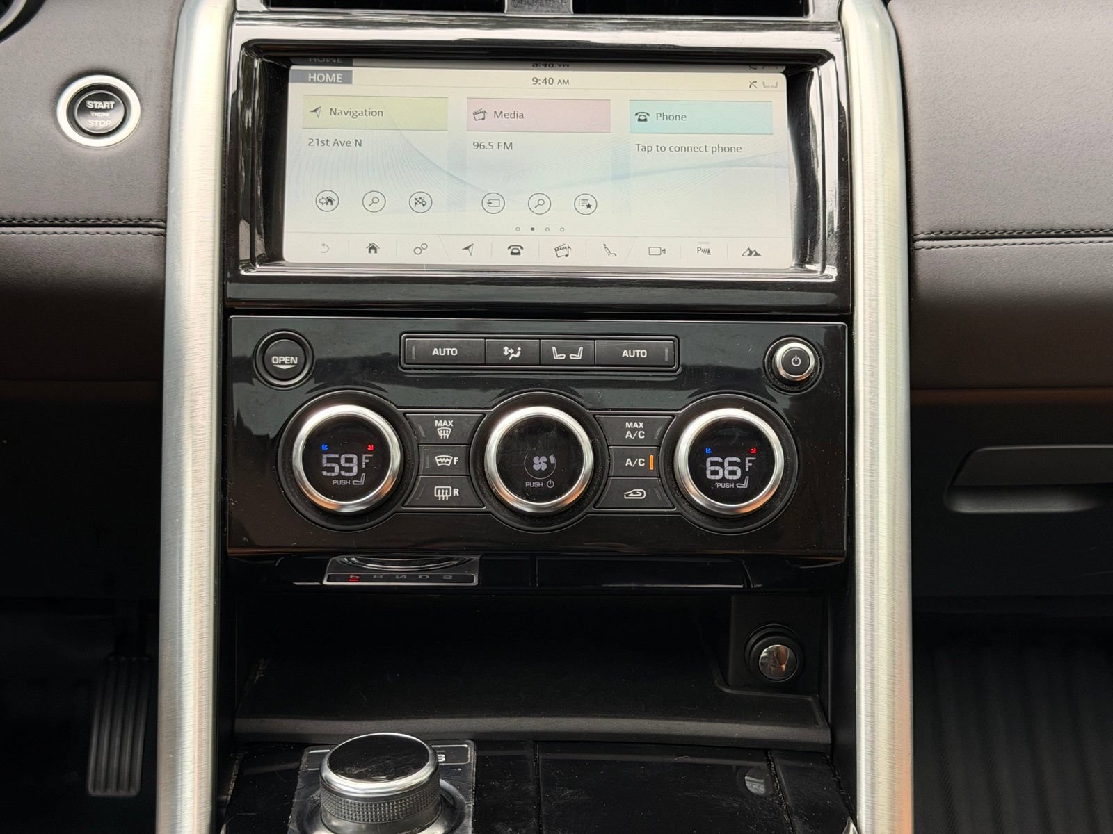 Used 2018 Land Rover Discovery HSE AWD/4WD image 18
