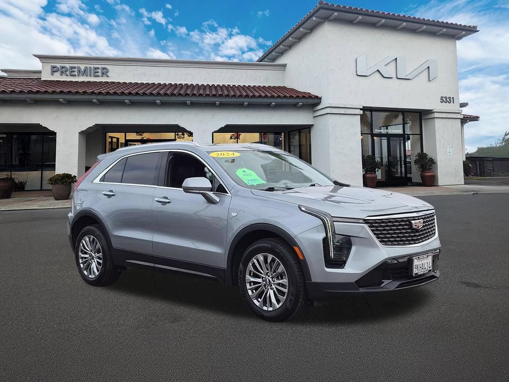Used 2024 Cadillac XT4 Premium Luxury FWD image 2