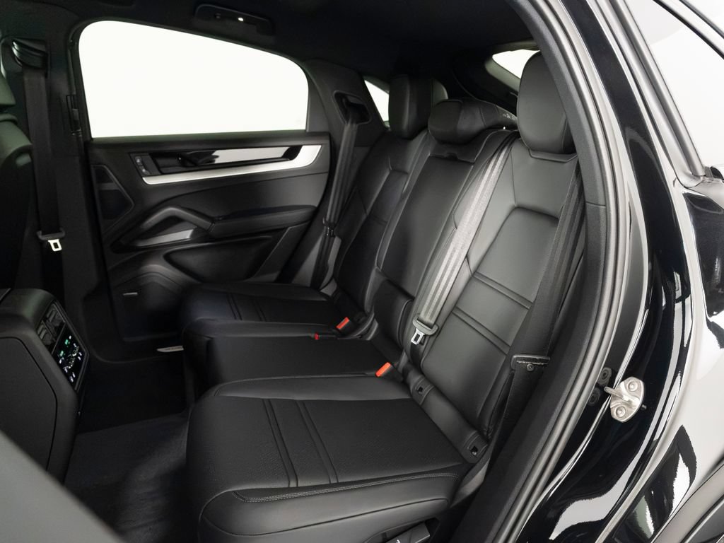 New 2026 Porsche Cayenne Coupe AWD/4WD image 40