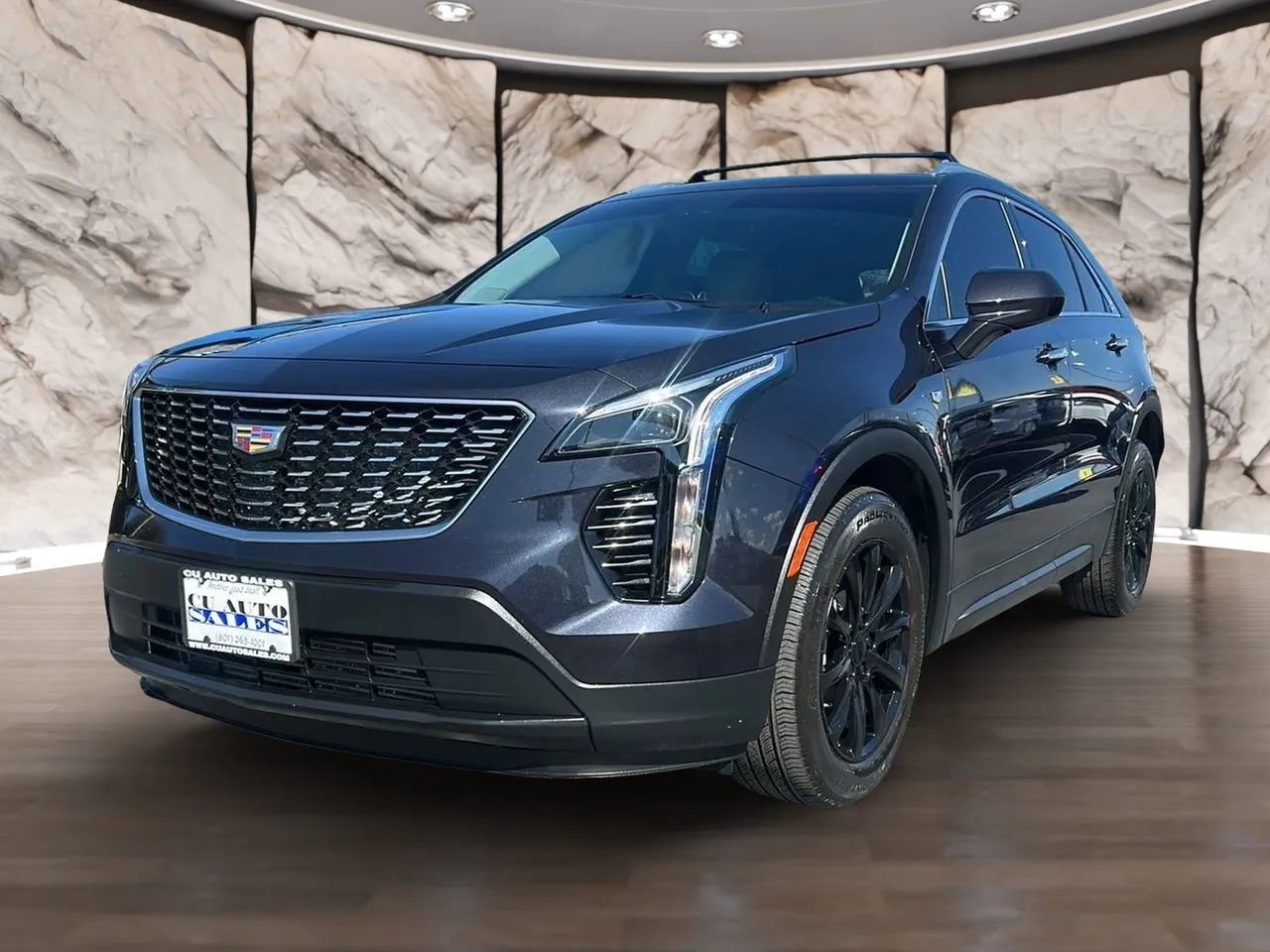Used 2022 Cadillac XT4 Luxury w/ Cold Weather Package image 1
