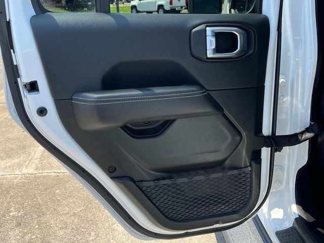 Used 2021 Jeep Gladiator Overland w/ Trailer Tow Package AWD/4WD image 20