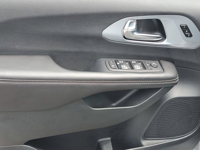 New 2026 Chrysler Pacifica Limited w/ S Appearance Package AWD/4WD image 17