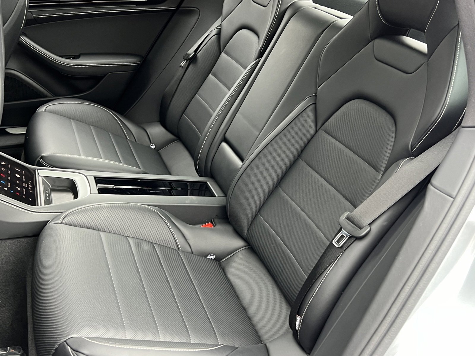 Certified 2025 Porsche Panamera 4 image 18