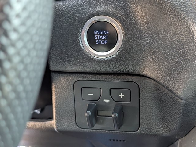 Used 2024 Toyota Tundra Limited AWD/4WD image 21