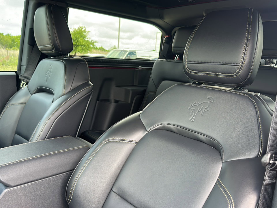 Used 2025 Ford Bronco Badlands image 14