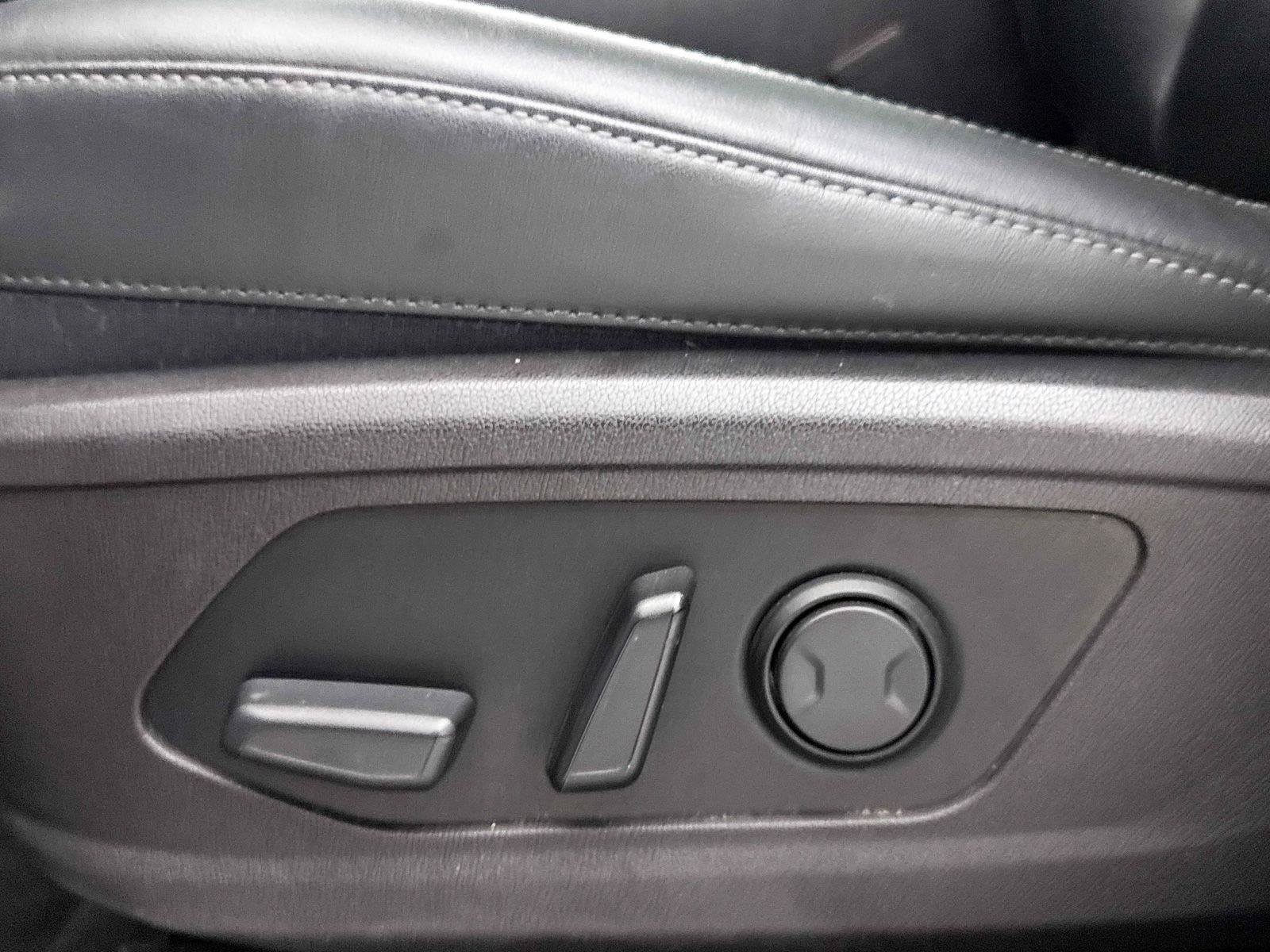 Certified 2022 Kia Sorento S w/ Panoramic Sunroof Package AWD/4WD image 27