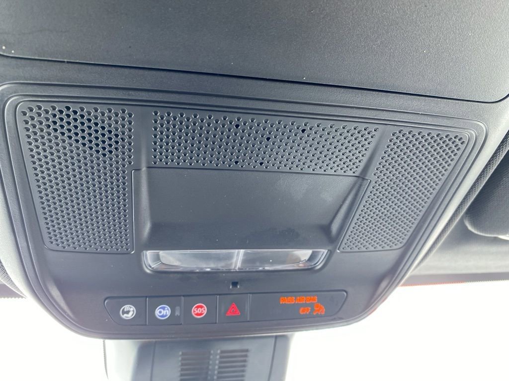 Used 2025 GMC Terrain Elevation w/ Technology Package II image 21