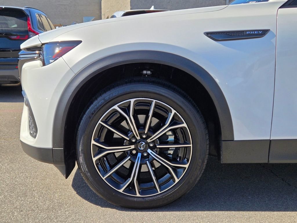 Used 2025 MAZDA CX-70 Plug-In Hybrid w/ Premium Plus AWD/4WD image 11