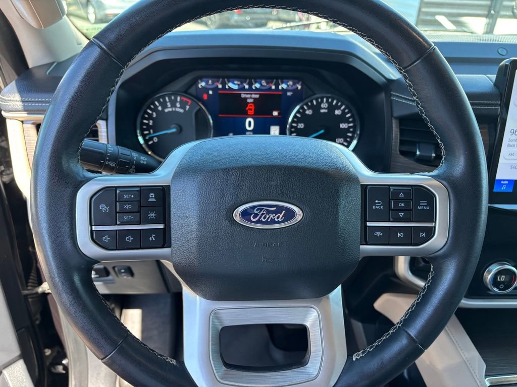 Used 2024 Ford Expedition Limited AWD/4WD image 16