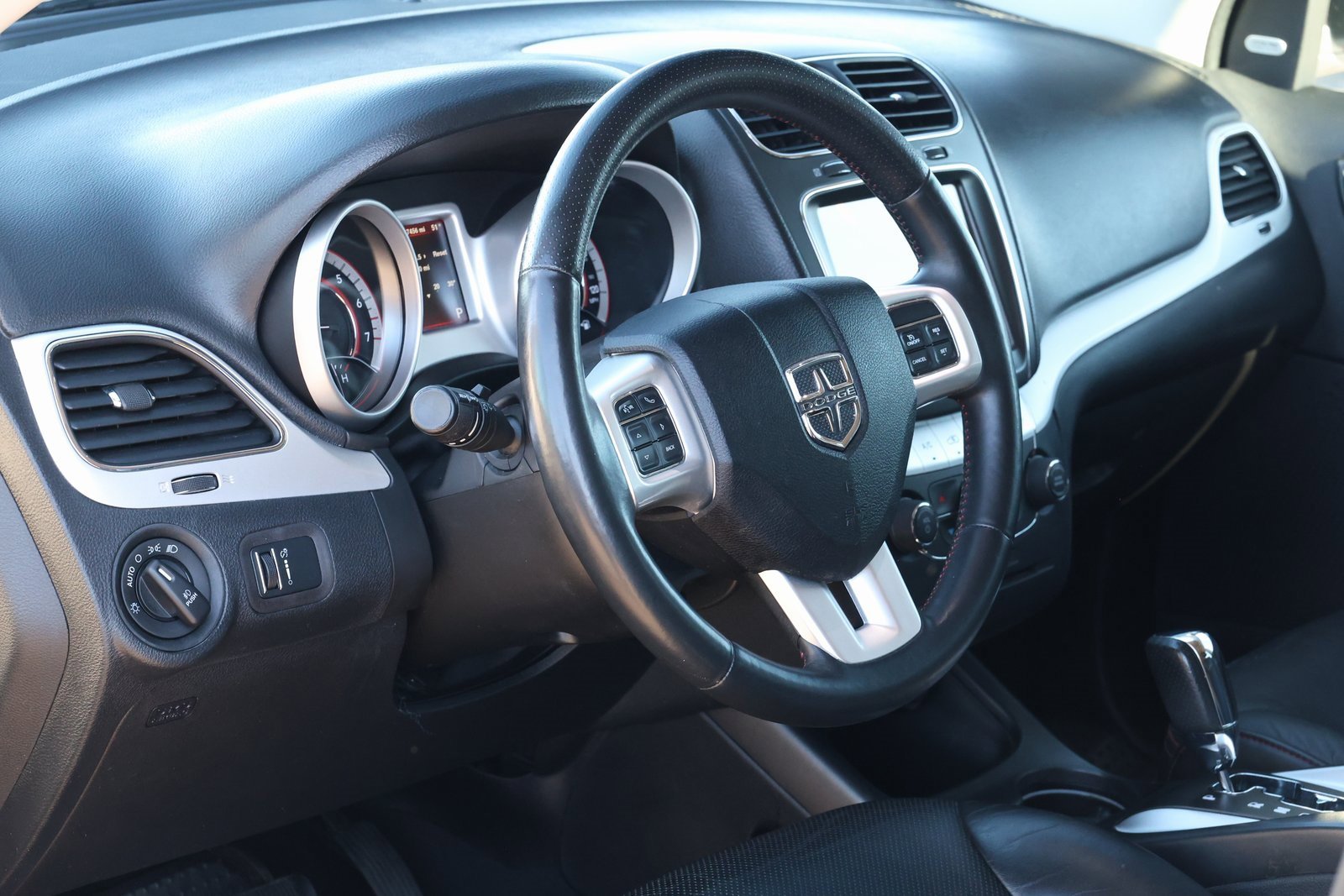 Used 2015 Dodge Journey R/T w/ Flexible Seating Group image 13