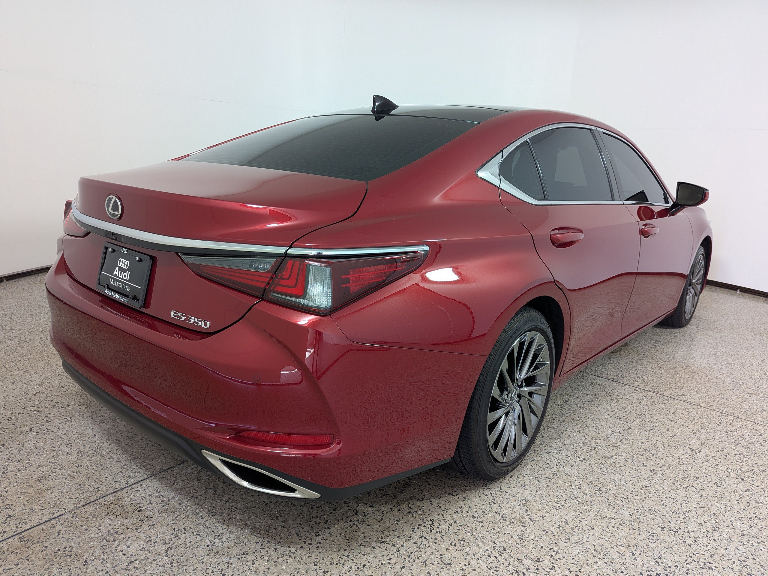 Used 2025 Lexus ES 350 Ultra Luxury FWD image 7