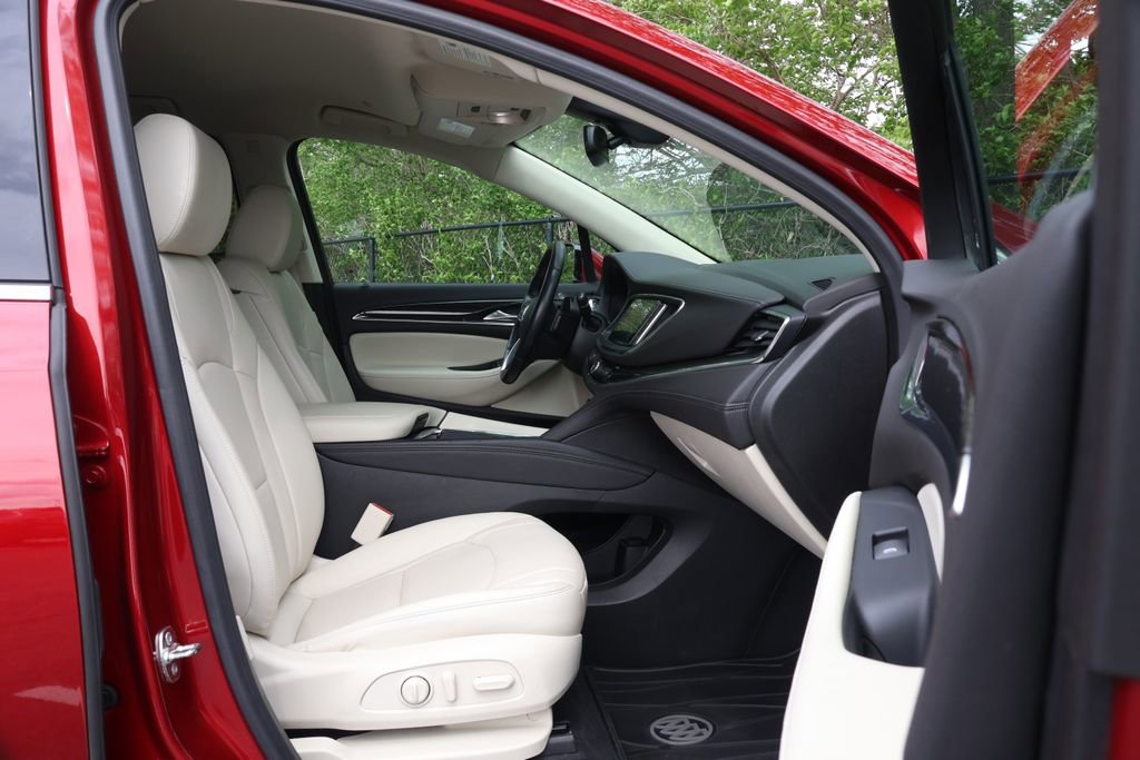 Used 2024 Buick Enclave Essence FWD image 39
