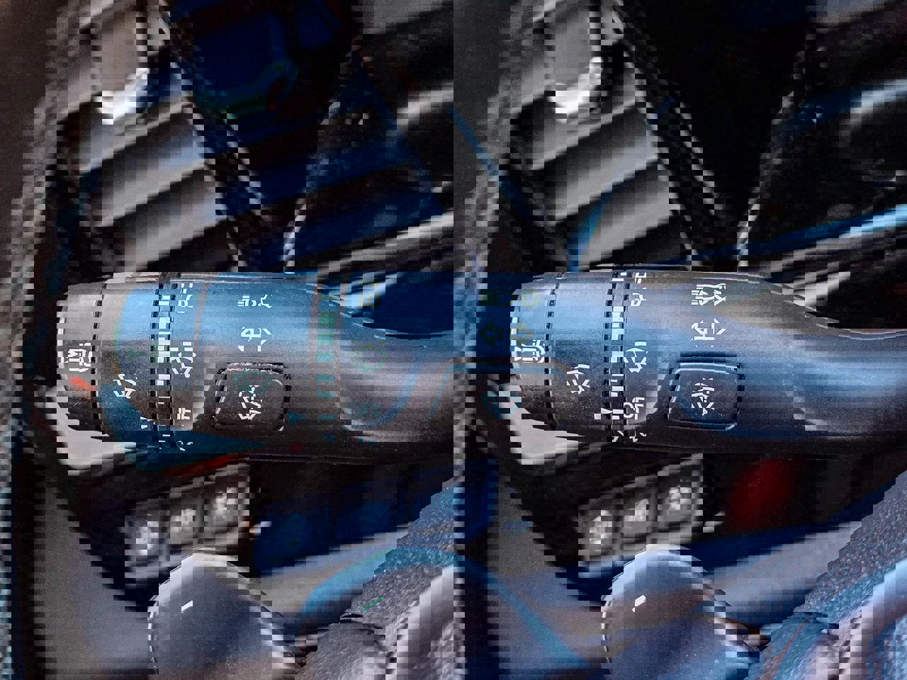 Used 2023 Chevrolet Silverado 1500 ZR2 w/ Technology Package image 24