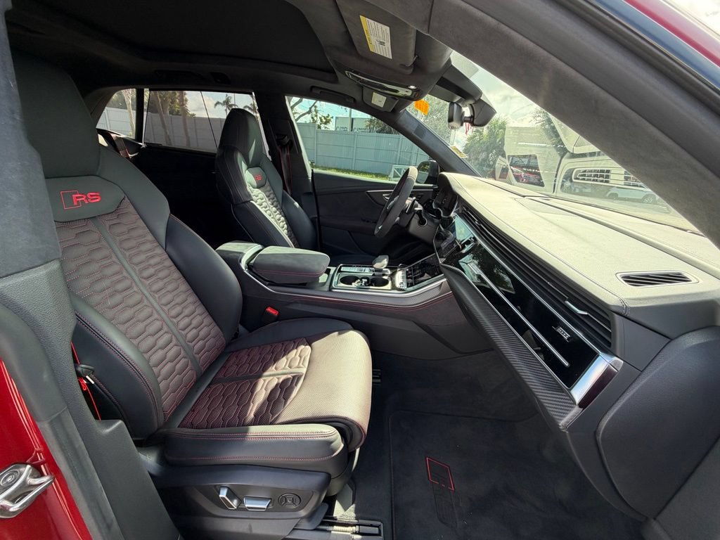 Certified 2025 Audi RS Q8 performance AWD/4WD image 8
