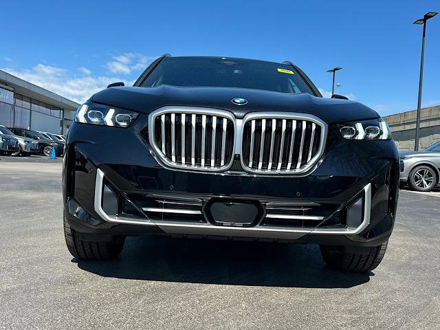 New 2026 BMW X5 xDrive40i w/ Premium Package image 2