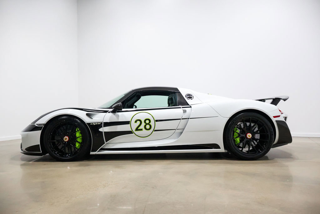 Used 2015 Porsche 918 Spyder image 16