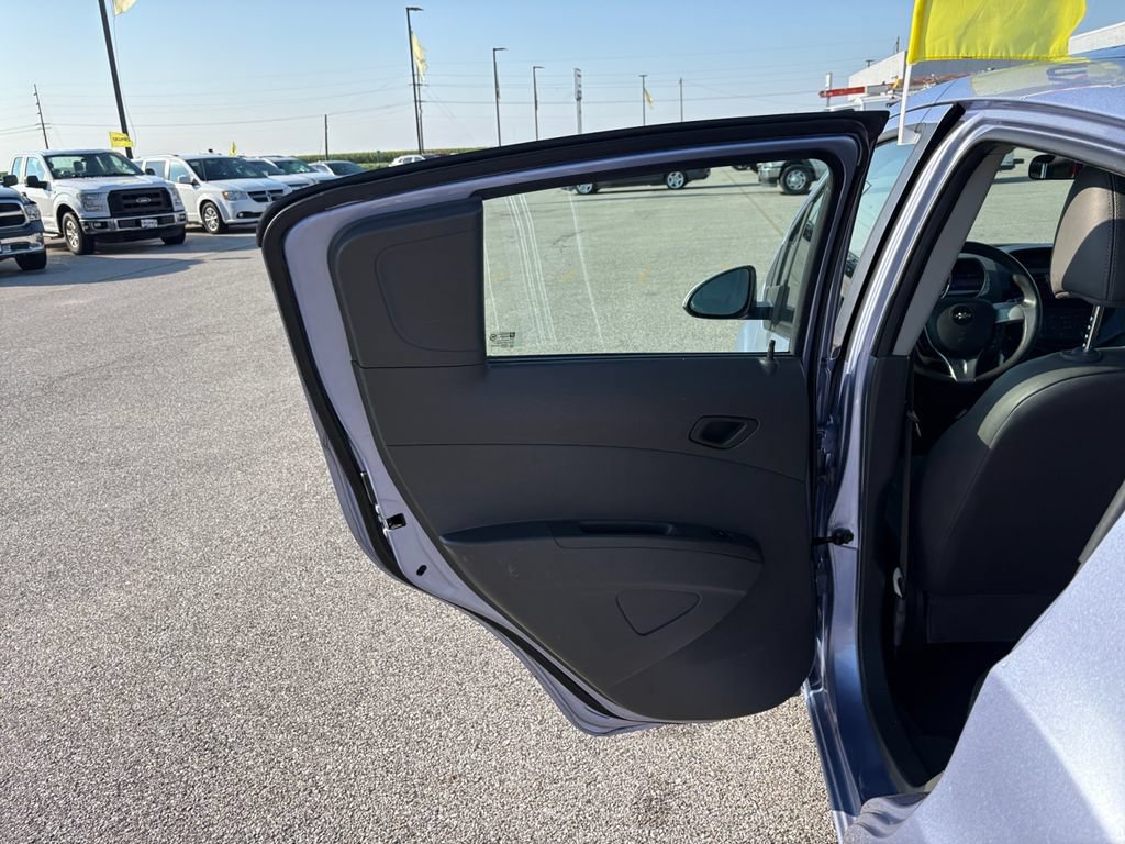 Used 2014 Chevrolet Spark LT FWD image 31