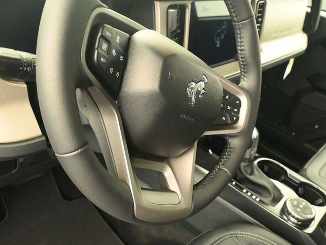 New 2026 Ford Bronco Outer Banks image 15