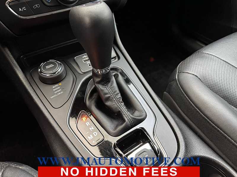 Used 2019 Jeep Cherokee Limited image 34