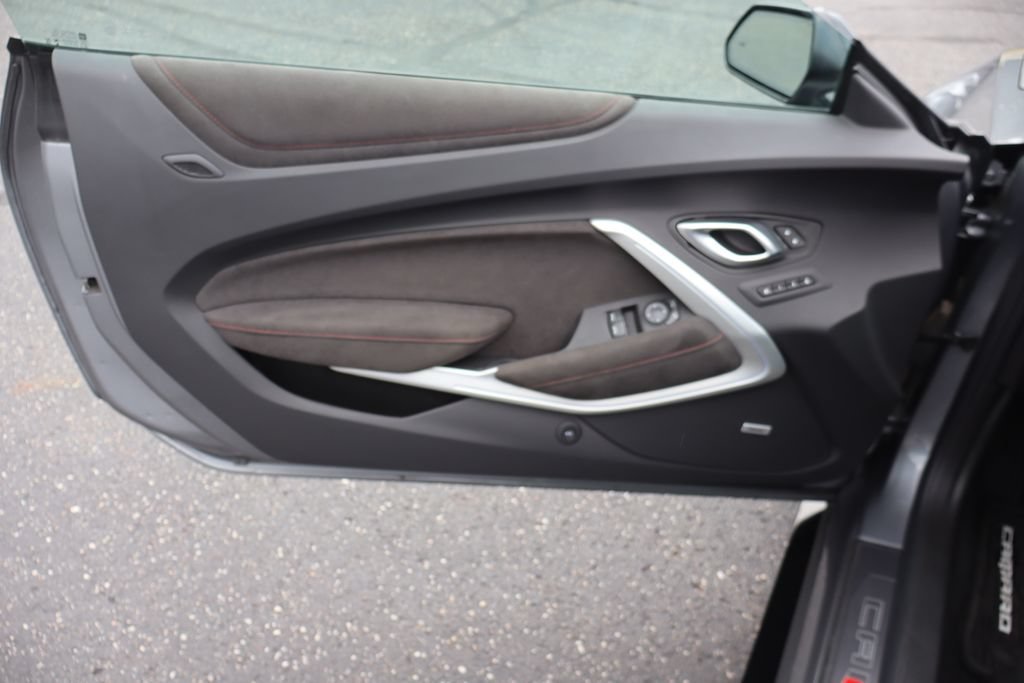 Used 2022 Chevrolet Camaro ZL1 RWD image 22