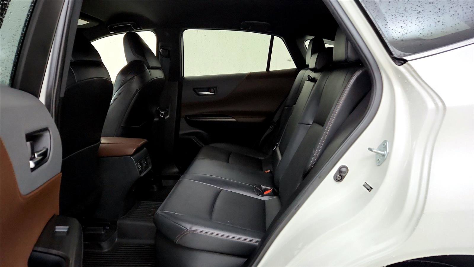 Used 2021 Toyota Venza Limited image 22