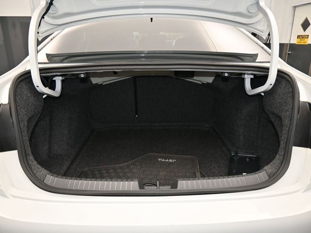 Used 2023 Volkswagen Jetta S image 34