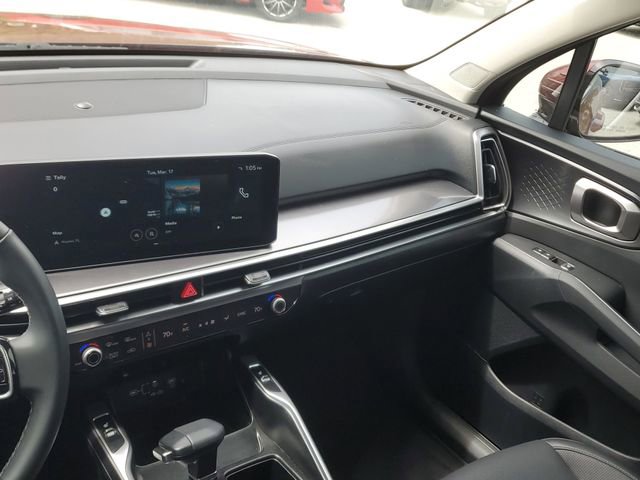 Certified 2024 Kia Sorento S image 10