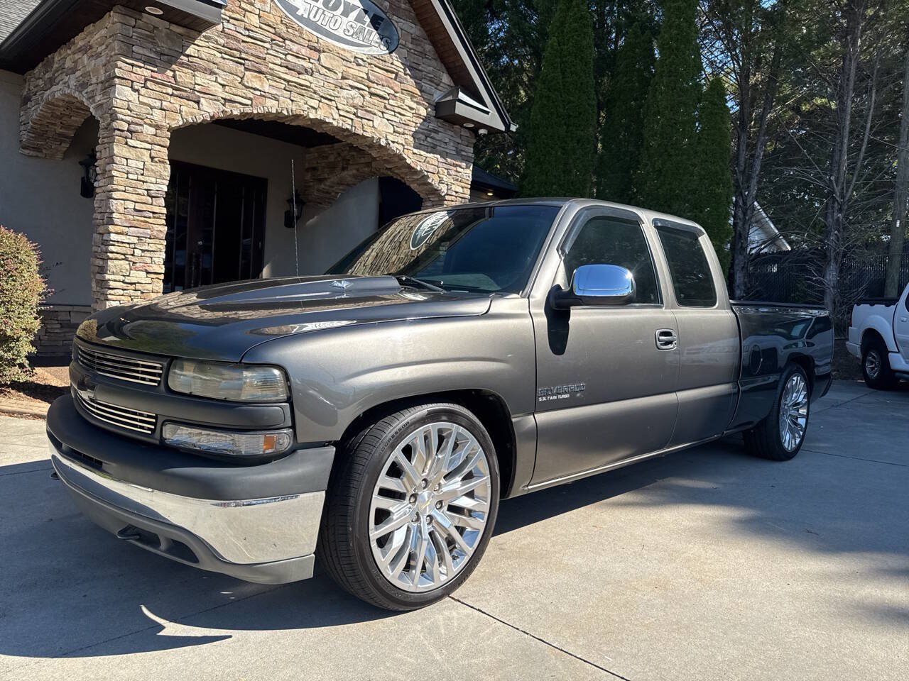 Used 2001 Chevrolet Silverado 1500 LS w/ Off-Road Chassis Pkg AWD/4WD image 3