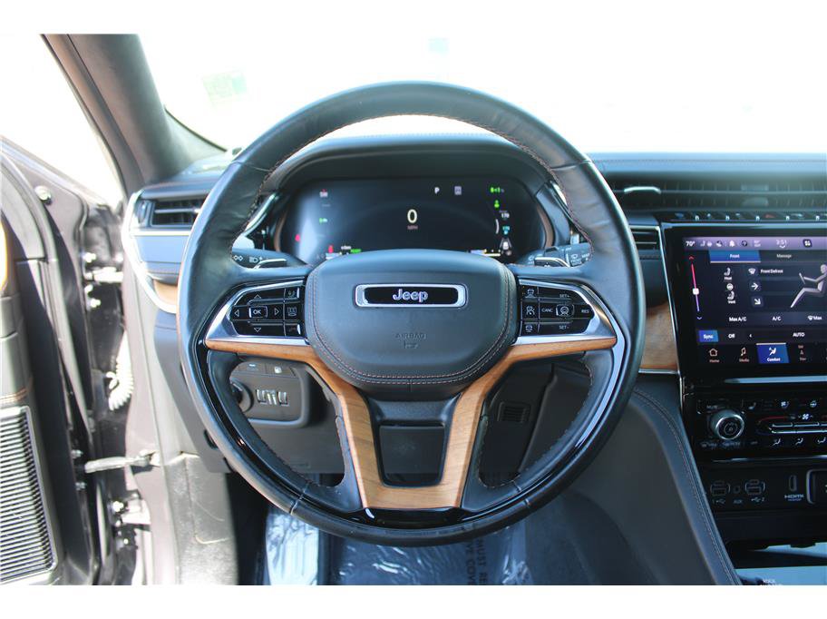 Used 2022 Jeep Grand Cherokee Summit AWD/4WD image 18