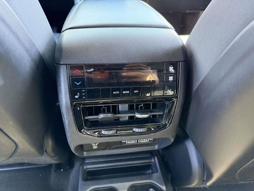 Used 2021 Jeep Grand Cherokee L Limited image 20