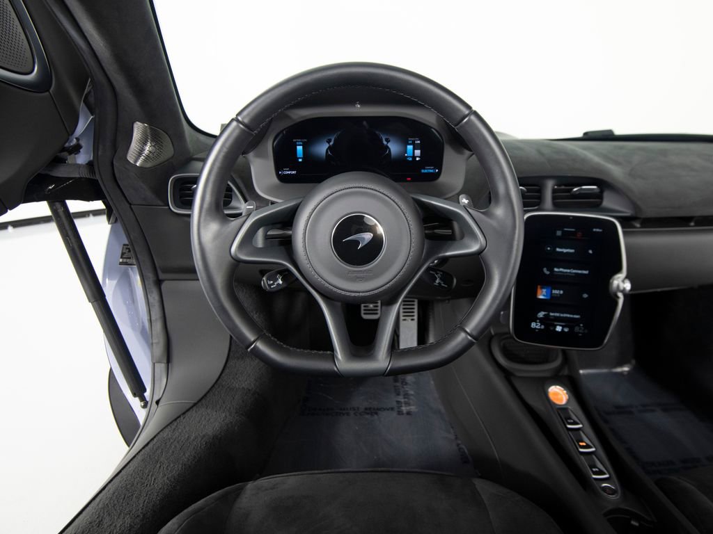 Used 2025 McLaren Artura Spider image 15